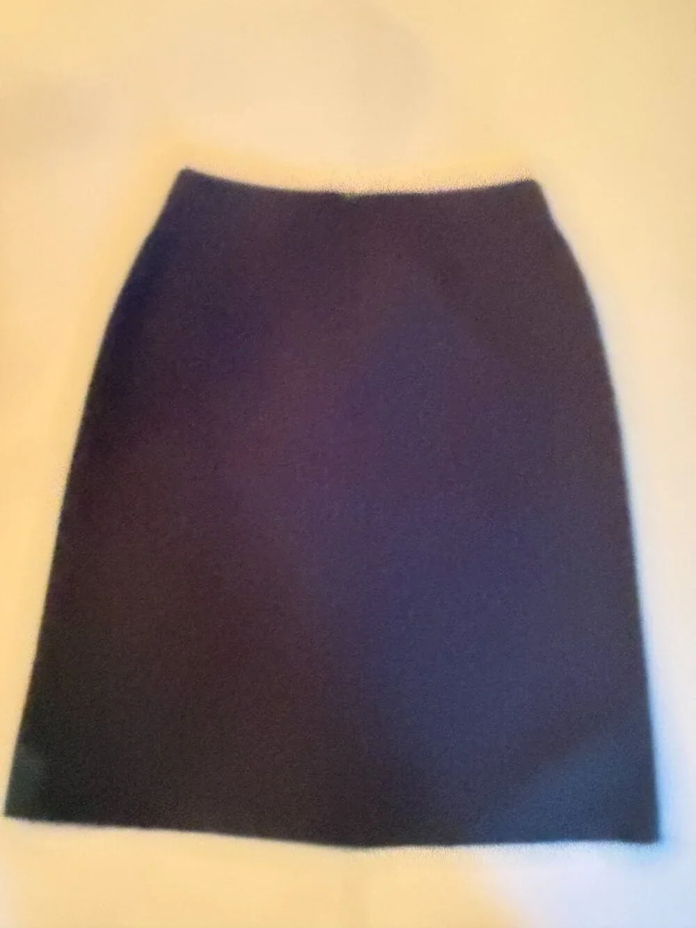 NWOT Kasper front inverted black pleat skirt in size 4, Perfect for work